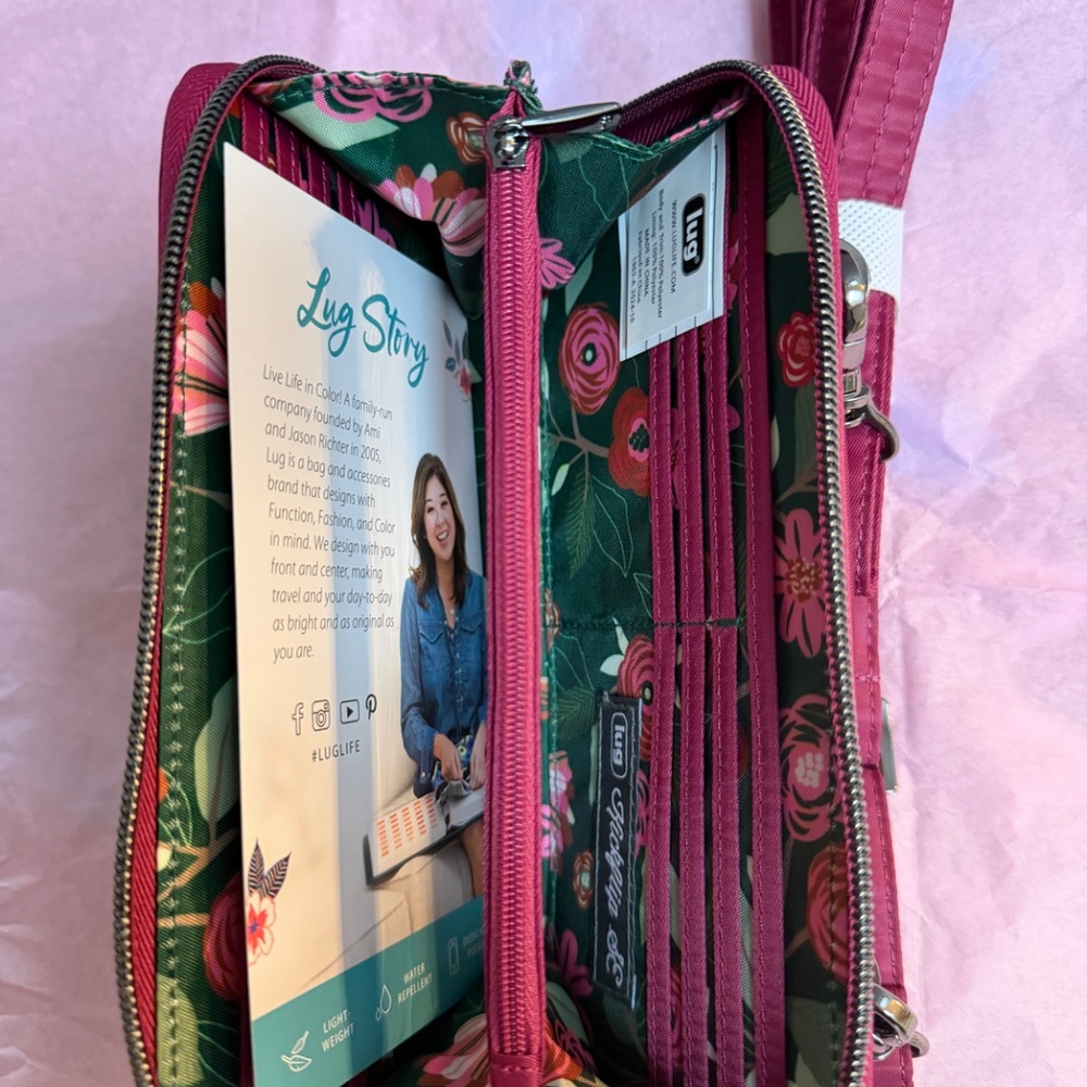 Lug Kickflip SE Crossbody Wallet~Raspberry~NWT - Picture 6 of 12